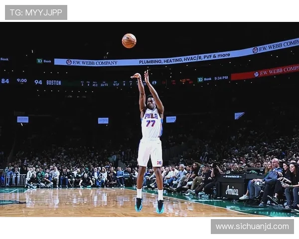 76人新星埃奇库姆表现出色15投6中斩获15分6篮板8助攻3抢断1盖帽